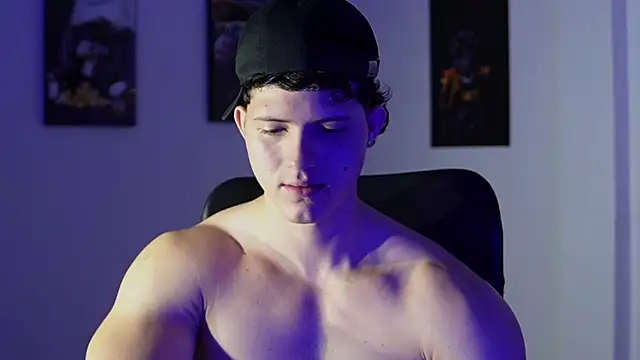 Snapshot of Hazzan_Velez chatting on December 2, 5:41 pm Hazzan Velez online show from December 2, 5:41 pm