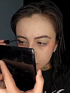 kaos room online show from March 6, 8:05 pm