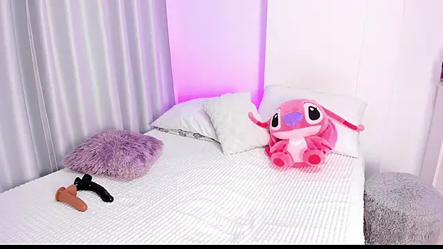 Snapshot of abbyfoxx_ chatting on December 8, 4:04 am abbyfoxx online show from December 8, 4:04 am