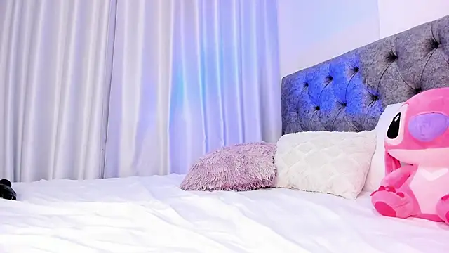 Snapshot of abbyfoxx_ chatting on March 19, 7:17 pm abbyfoxx online show from March 19, 7:17 pm