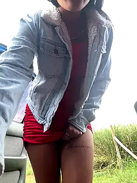 NAUGHTY LITTLE 18 online show from November 11, 10:32 pm