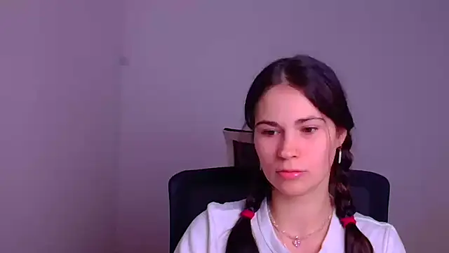 Snapshot of Loon_Amore chatting on January 9, 7:18 pm Loon Amore online show from January 9, 7:18 pm