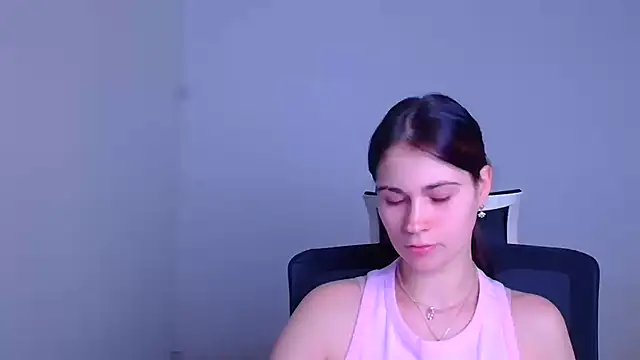 Snapshot of Loon_Amore chatting on January 23, 7:18 pm Loon Amore online show from January 23, 7:18 pm