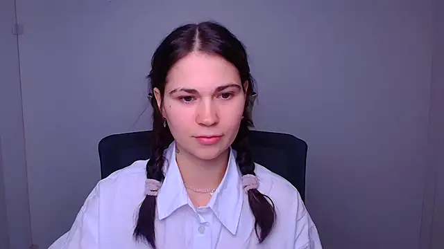 Snapshot of Loon_Amore chatting on February 9, 8:02 pm Loon Amore online show from February 9, 8:02 pm