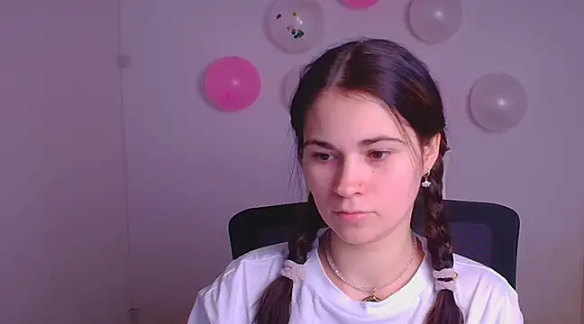 Snapshot of Loon_Amore chatting on February 16, 8:00 pm Loon Amore online show from February 16, 8:00 pm