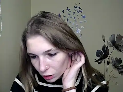 StrangerGi online show from December 13, 7:10 pm