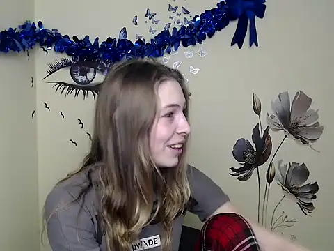 StrangerGi online show from January 12, 1:05 pm