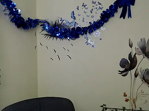 StrangerGi online show from February 15, 1:05 pm