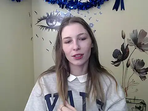 StrangerGi online show from February 24, 7:00 am