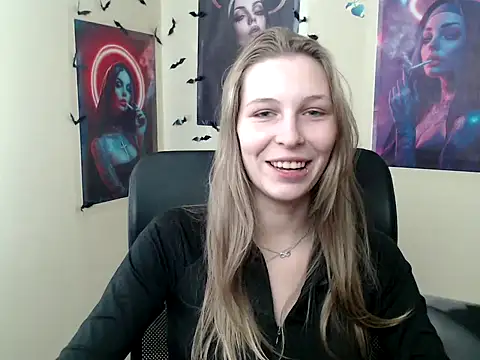 StrangerGi online show from April 17, 11:57 am