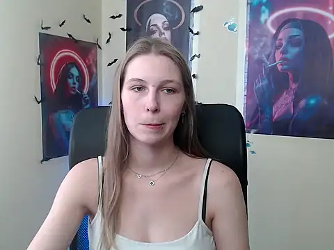 StrangerGi online show from May 11, 11:49 am