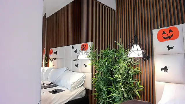 CailynBrowm online show from November 2, 4:48 am