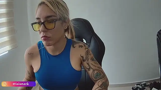 Snapshot of Isis69_ chatting on February 17, 3:29 pm Isis69 online show from February 17, 3:29 pm