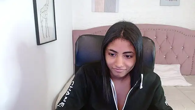 shaneelle online show from October 18, 3:09 am