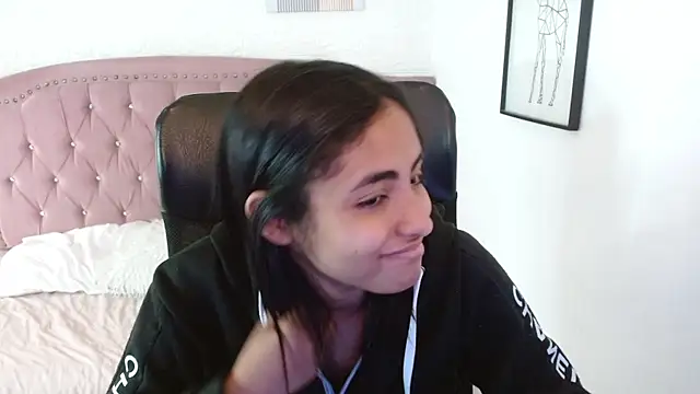 shaneelle online show from November 8, 3:12 pm