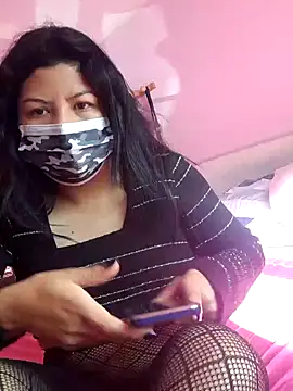 Snapshot of katymojadit chatting on January 13, 1:06 pm katymojadit online show from January 13, 1:06 pm