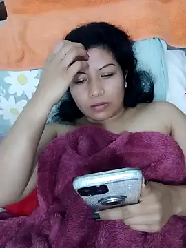 Snapshot of katymojadit chatting on March 2, 8:29 pm katymojadit online show from March 2, 8:29 pm