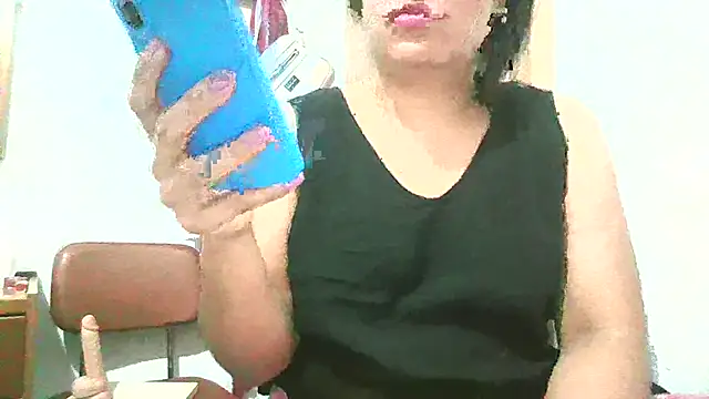 Snapshot of katymojadit chatting on November 24, 9:25 pm katymojadit online show from November 24, 9:25 pm