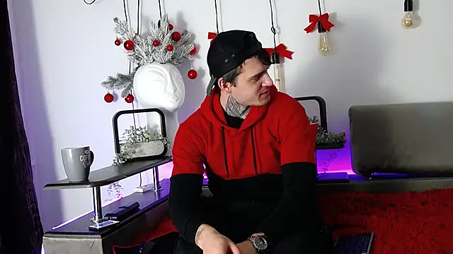 Snapshot of CarterCole chatting on December 31, 7:42 am CarterCole online show from December 31, 7:42 am