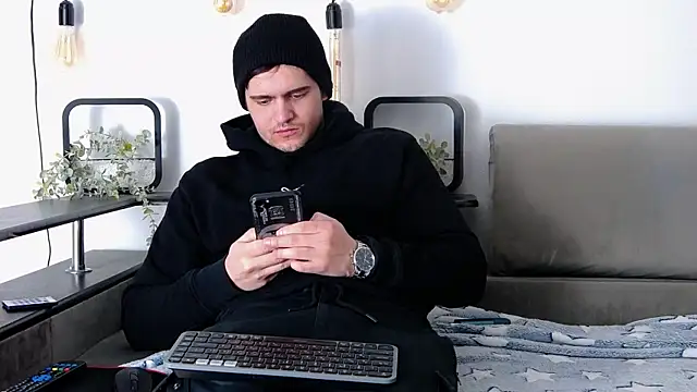 Snapshot of CarterCole chatting on February 23, 7:33 am CarterCole online show from February 23, 7:33 am