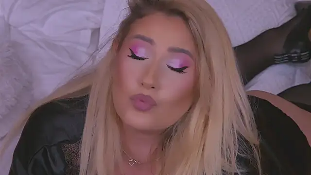 OndinaNoir online show from February 15, 9:15 pm