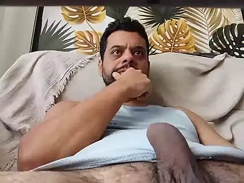 Snapshot of HornyBeachBoyBR chatting on November 12, 1:55 pm HornyBeachBoyBR online show from November 12, 1:55 pm