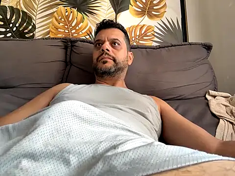 HornyBeachBoyBR online show from April 13, 2:00 pm