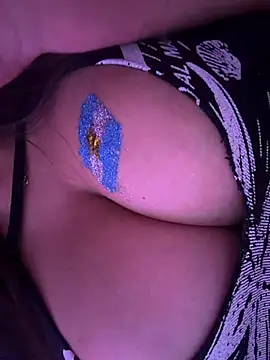 izanmiller2001 online show from July 17, 2:18 am