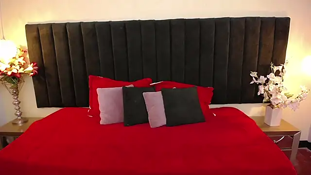 soft attraction online show from March 31, 7:47 pm