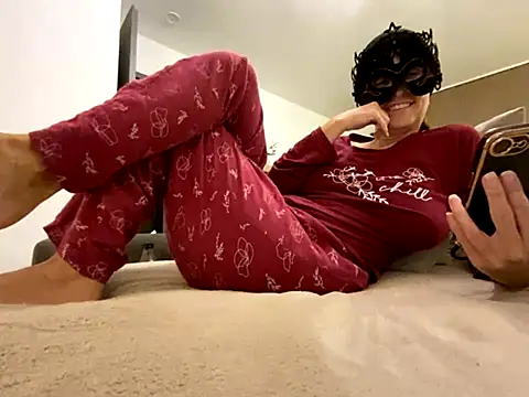 Marilou1983 online show from November 10, 4:28 pm