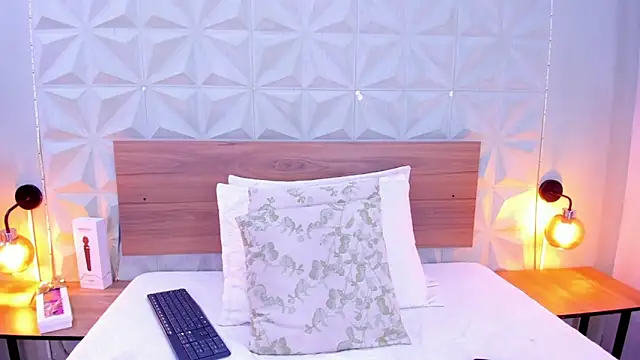 Snapshot of Stacey_white_ chatting on October 3, 8:28 pm Stacey white online show from October 3, 8:28 pm