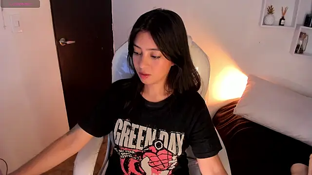 Snapshot of Vic_beckeer chatting on February 2, 3:38 am Vic beckeer online show from February 2, 3:38 am