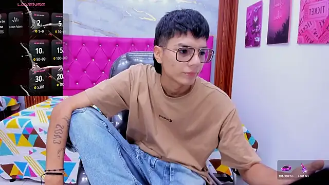 Snapshot of Noha_scott chatting on December 2, 11:11 pm Noha scott online show from December 2, 11:11 pm