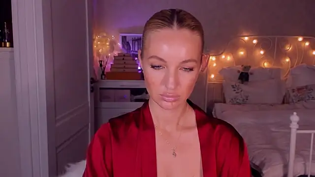 aestetick online show from October 12, 4:39 pm