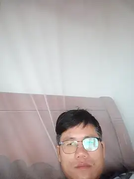 Snapshot of findagirlfriend chatting on December 15, 1:10 am findagirlfriend online show from December 15, 1:10 am