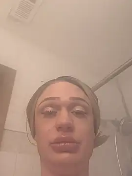 Snapshot of ImCarolinaCutiexxx chatting on September 24, 6:44 pm ImCarolinaCutiexxx online show from September 24, 6:44 pm