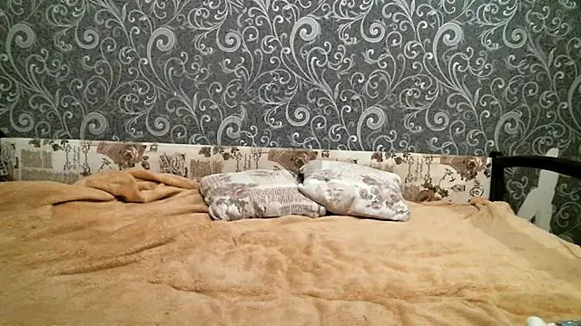 DennisXCaroll online show from February 25, 5:04 pm