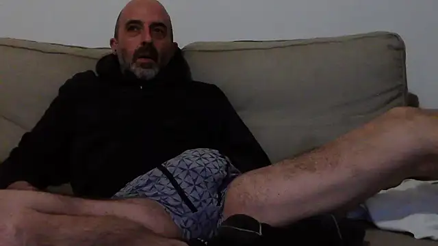 Snapshot of newsimo74 chatting on December 26, 6:33 pm newsimo74 online show from December 26, 6:33 pm