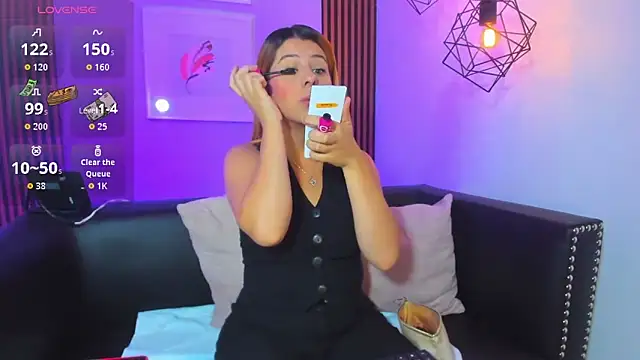 Nahiajhonson  online show from February 10, 1:37 pm