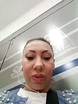 coral smitth online show from April 8, 4:40 pm