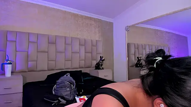 Snapshot of EmmaTorres_ chatting on February 4, 8:28 pm EmmaTorres online show from February 4, 8:28 pm