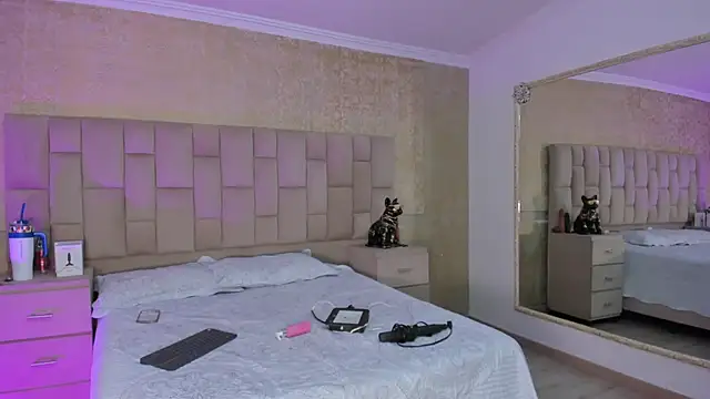 Snapshot of EmmaTorres_ chatting on February 25, 9:02 pm EmmaTorres online show from February 25, 9:02 pm