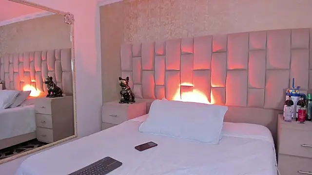 Snapshot of EmmaTorres_ chatting on October 29, 8:21 pm EmmaTorres online show from October 29, 8:21 pm