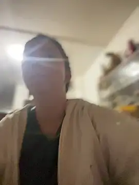 Snapshot of Cloew_Marz chatting on February 5, 12:26 am Cloew Marz online show from February 5, 12:26 am