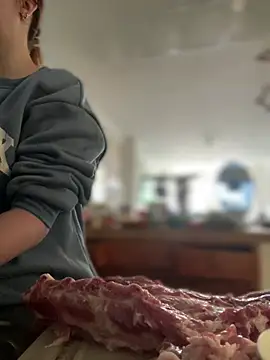 Snapshot of Cloew_Marz chatting on March 22, 4:43 pm Cloew Marz online show from March 22, 4:43 pm