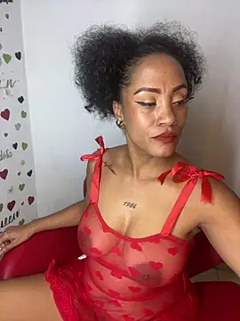 Snapshot of AdelaHaneix chatting on February 12, 4:29 am AdelaHaneix online show from February 12, 4:29 am