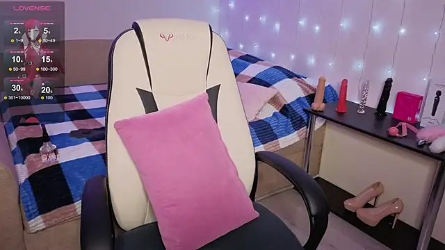 DeeDiamond online show from December 2, 10:05 pm