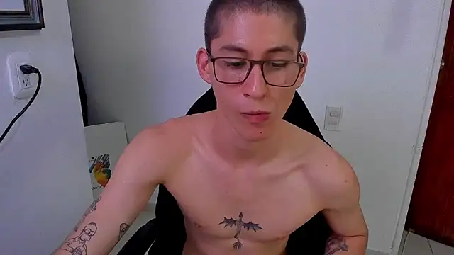 Snapshot of Jaack_str chatting on December 19, 3:18 am Jaack str online show from December 19, 3:18 am