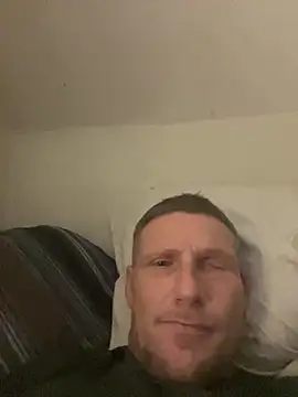 Snapshot of aaronmc311840 chatting on October 19, 3:51 am aaronmc311840 online show from October 19, 3:51 am