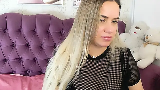 Snapshot of MilenaMiler_X chatting on January 27, 10:49 am MilenaMiler X online show from January 27, 10:49 am